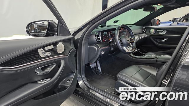 Mercedes-Benz E-Class (W213) E220d 4MATIC AMG Line 2022 — фото 10