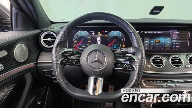 Mercedes-Benz E-Class (W213) E220d 4MATIC AMG Line 2022 — фото 12