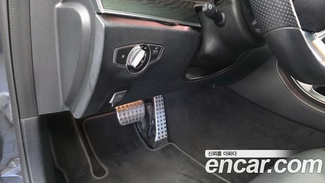 Mercedes-Benz E-Class (W213) E220d 4MATIC AMG Line 2022 — фото 17