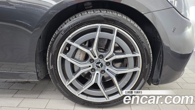 Mercedes-Benz E-Class (W213) E220d 4MATIC AMG Line 2022 — фото 21