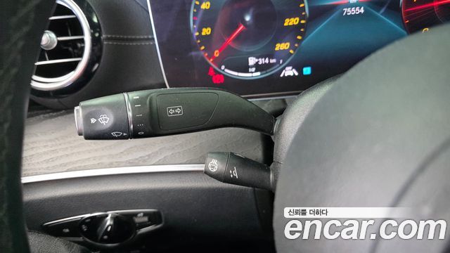 Mercedes-Benz E-Class (W213) E220d 4MATIC AMG Line 2022 — фото 28