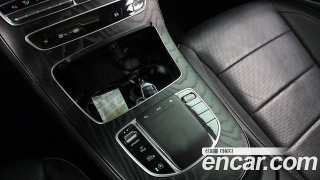 Mercedes-Benz E-Class (W213) E220d 4MATIC AMG Line 2022 — фото 33
