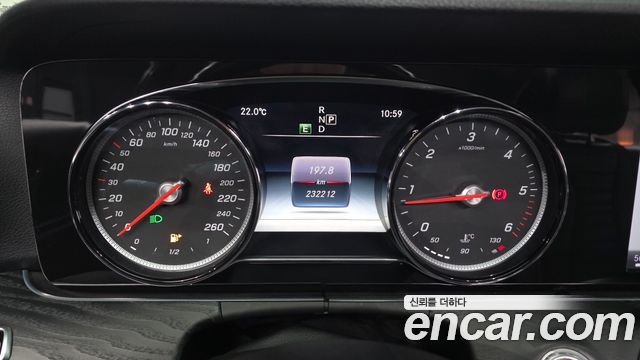 Mercedes-Benz E-Class (W213) E220d Avantgarde 2017 — фото 8