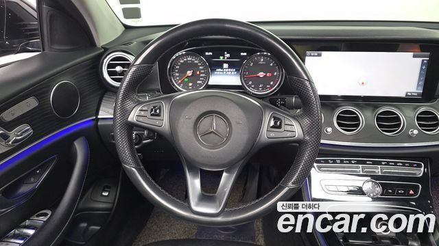 Mercedes-Benz E-Class (W213) E220d Avantgarde 2017 — фото 13