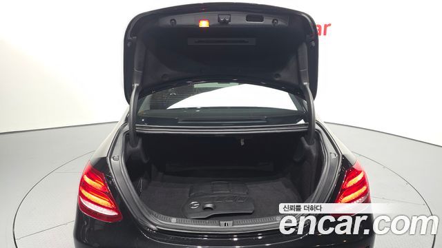 Mercedes-Benz E-Class (W213) E220d Avantgarde 2017 — фото 20