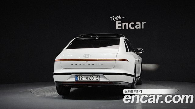 Hyundai Grandeur (GN7) 2,5 Gasoline 2WD Premium 2025 — фото 4