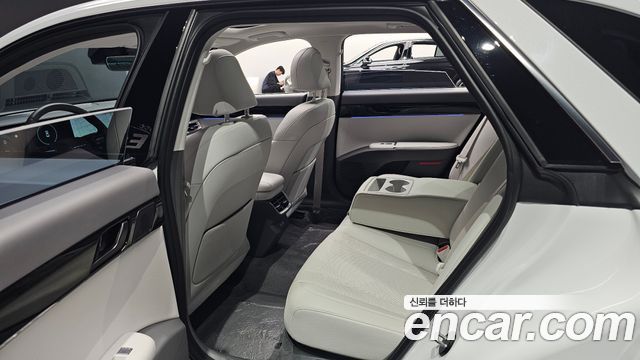 Hyundai Grandeur (GN7) 2,5 Gasoline 2WD Premium 2025 — фото 11