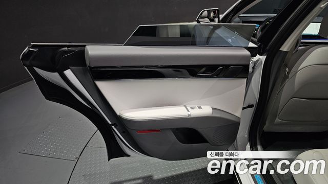 Hyundai Grandeur (GN7) 2,5 Gasoline 2WD Premium 2025 — фото 25