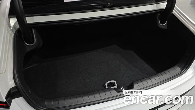 Hyundai Grandeur (GN7) 2,5 Gasoline 2WD Premium 2025 — фото 30