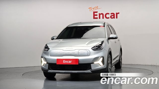 Kia Niro Plus Air 2023 — фото 3