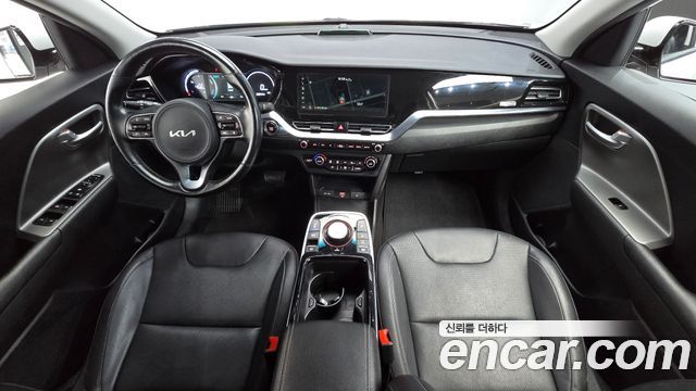 Kia Niro Plus Air 2023 — фото 7