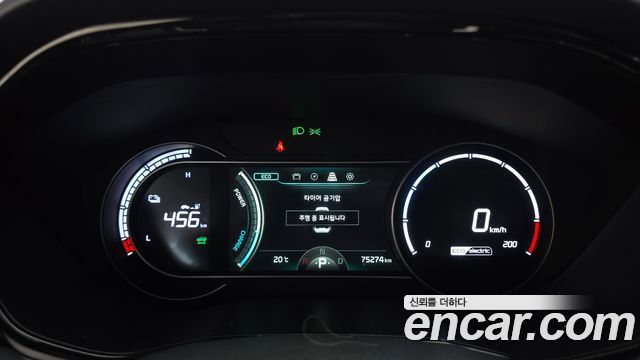 Kia Niro Plus Air 2023 — фото 8