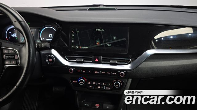 Kia Niro Plus Air 2023 — фото 13