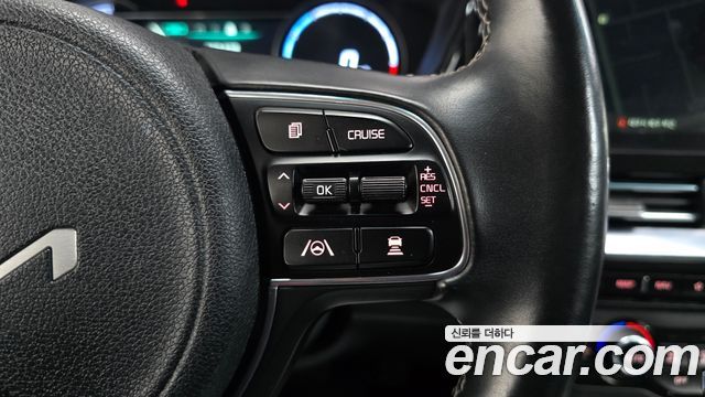 Kia Niro Plus Air 2023 — фото 15