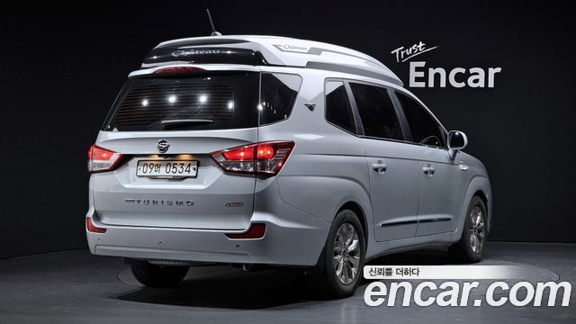 KG Mobility (SsangYong) Korando Turismo 4WD Chateau 9-seater High-roof 2016 — фото 2