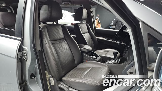 KG Mobility (SsangYong) Korando Turismo 4WD Chateau 9-seater High-roof 2016 — фото 10