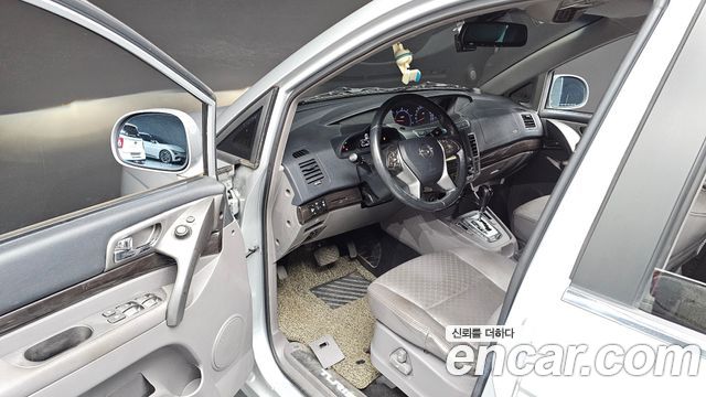 KG Mobility (SsangYong) Korando Turismo 4WD Chateau 9-seater High-roof 2016 — фото 11