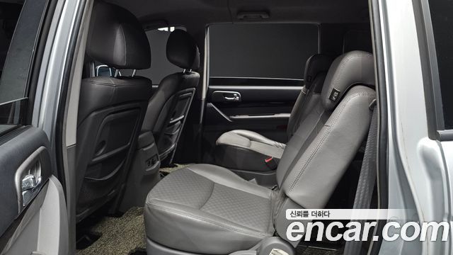 KG Mobility (SsangYong) Korando Turismo 4WD Chateau 9-seater High-roof 2016 — фото 12