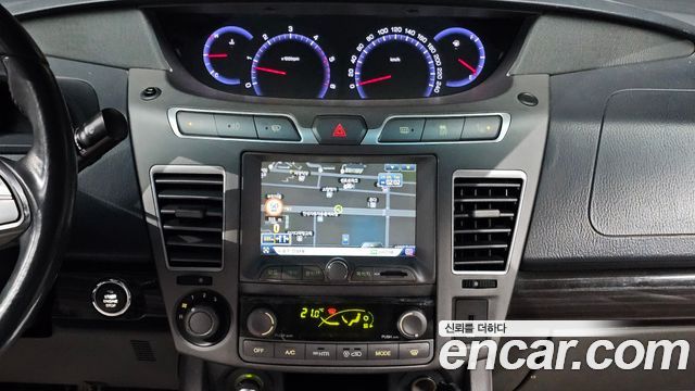 KG Mobility (SsangYong) Korando Turismo 4WD Chateau 9-seater High-roof 2016 — фото 15