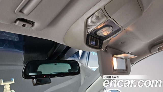 KG Mobility (SsangYong) Korando Turismo 4WD Chateau 9-seater High-roof 2016 — фото 18