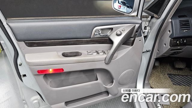 KG Mobility (SsangYong) Korando Turismo 4WD Chateau 9-seater High-roof 2016 — фото 24