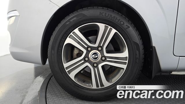 KG Mobility (SsangYong) Korando Turismo 4WD GT 9-seater 2015 — фото 5