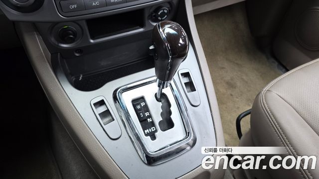 KG Mobility (SsangYong) Korando Turismo 4WD GT 9-seater 2015 — фото 9