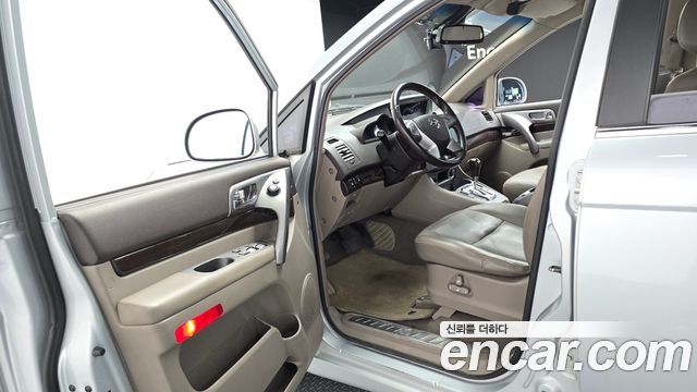 KG Mobility (SsangYong) Korando Turismo 4WD GT 9-seater 2015 — фото 10