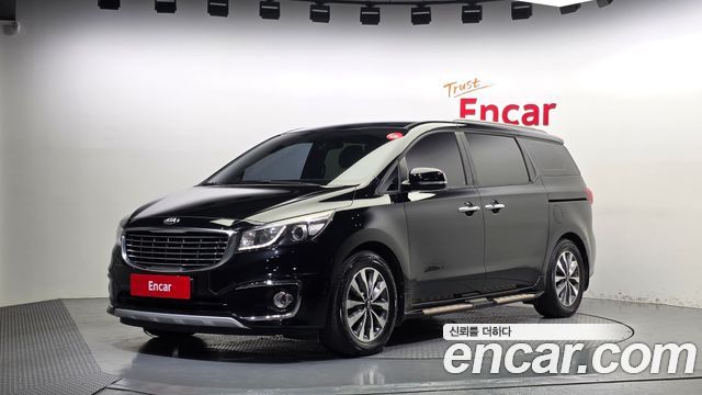 Kia Carnival 9-seater Luxury 2015 — фото 1