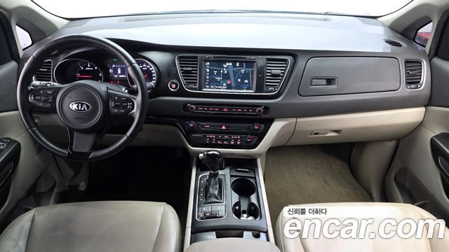 Kia Carnival 9-seater Luxury 2015 — фото 7