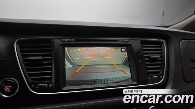 Kia Carnival 9-seater Luxury 2015 — фото 15