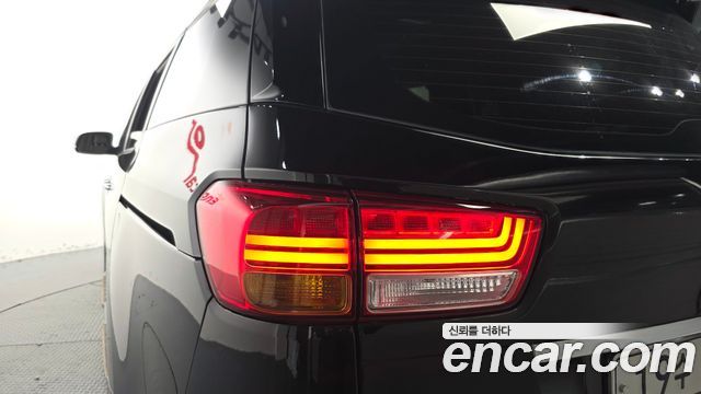 Kia Carnival 9-seater Luxury 2015 — фото 23