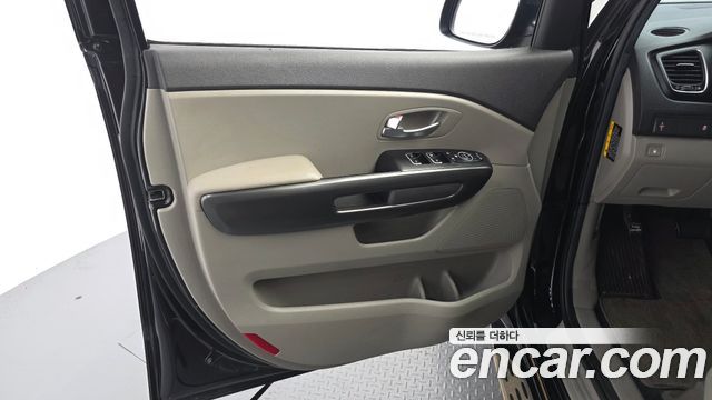 Kia Carnival 9-seater Luxury 2015 — фото 25