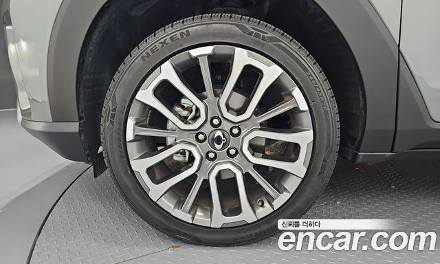 KG Mobility (SsangYong) Torres Gasoline 1.5 2WD T7 2024 — фото 5