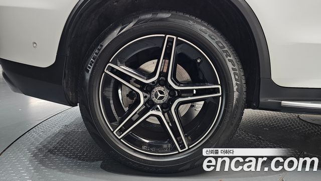 Mercedes-Benz GLC-Class (X253) GCL300 4MATIC Coupe 2023 — фото 5