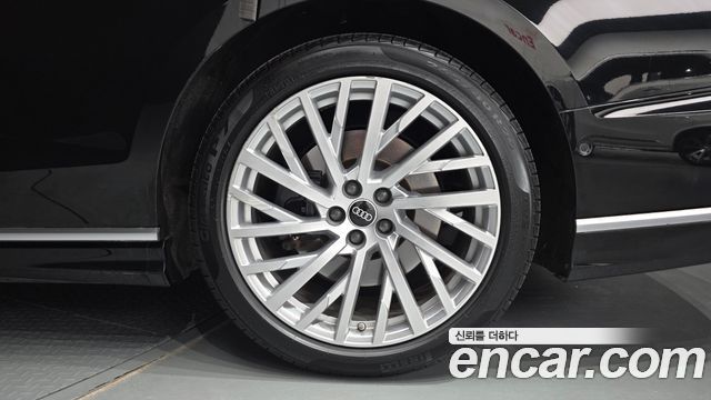 Audi A8 (D5) 55 TFSI Quattro LWB 2021 — фото 21
