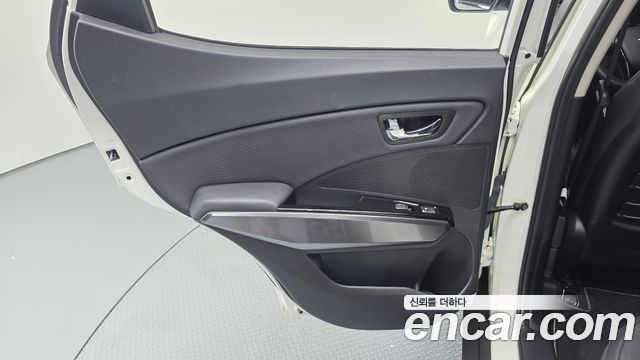 KG Mobility (SsangYong) Very New Tivoli Gasoline 1.5 2WD V3 2022 — фото 25