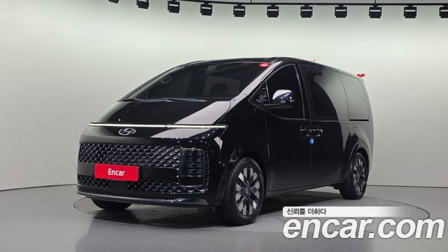 Hyundai Staria L3.5 Lounge 7-Seater Inspiration 2022 — фото 1