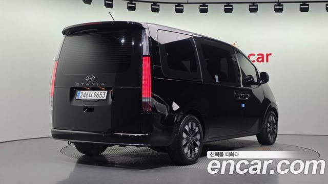Hyundai Staria L3.5 Lounge 7-Seater Inspiration 2022 — фото 2