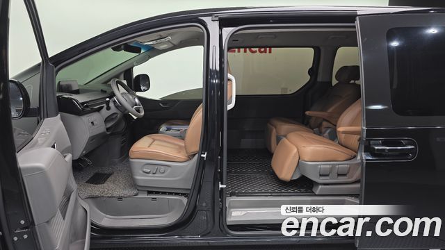 Hyundai Staria L3.5 Lounge 7-Seater Inspiration 2022 — фото 16