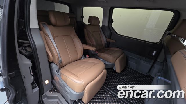 Hyundai Staria L3.5 Lounge 7-Seater Inspiration 2022 — фото 18