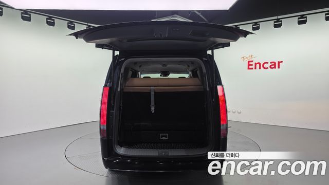 Hyundai Staria L3.5 Lounge 7-Seater Inspiration 2022 — фото 19