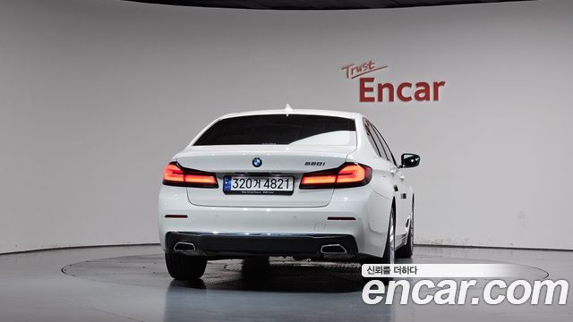 BMW 5 Series (G30) 520i Luxury 2022 — фото 4