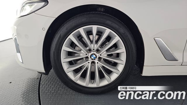 BMW 5 Series (G30) 520i Luxury 2022 — фото 5