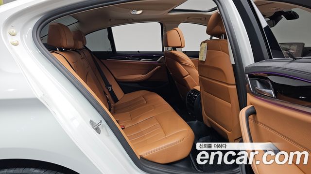 BMW 5 Series (G30) 520i Luxury 2022 — фото 11