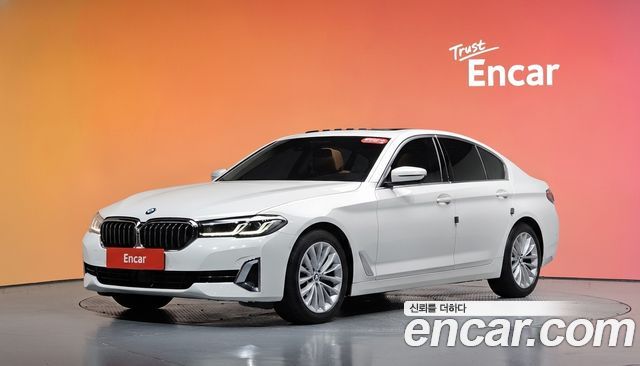 BMW 5 Series (G30) 520i Luxury 2022 — фото 1