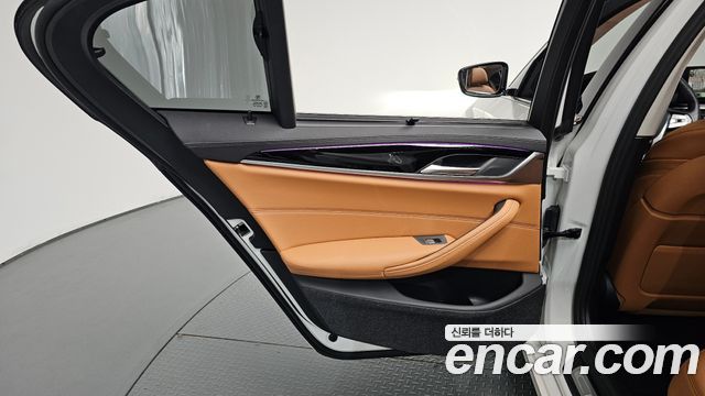 BMW 5 Series (G30) 520i Luxury 2022 — фото 25