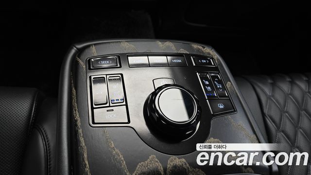 Genesis G80 (RG3) Gasoline 3.5 Turbo AWD Black 2026 — фото 18