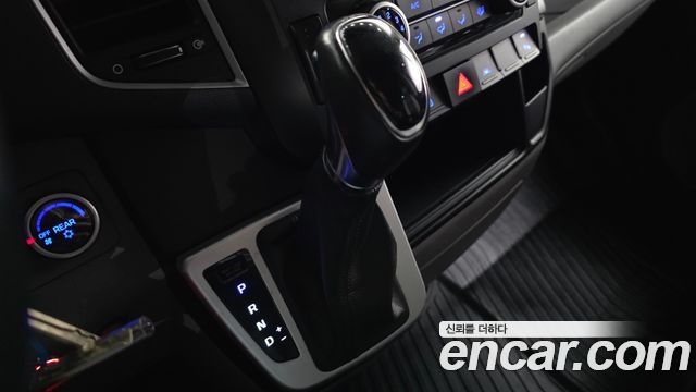 Hyundai Solati 15-seater Luxury 2020 — фото 9