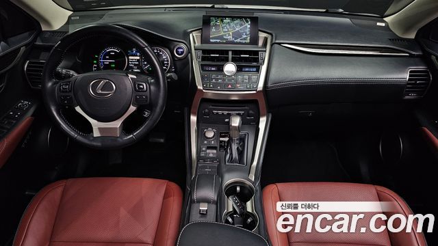 Lexus NX300h Executive 2017 — фото 7